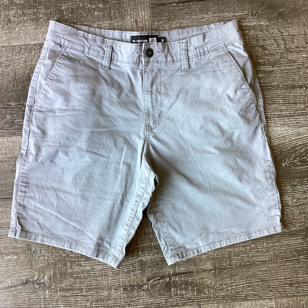RSQ men’s Gray Flat Front Shorts Casual Style